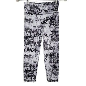 FLYWHEEL Graffiti Crop Leggings